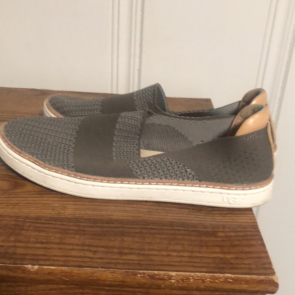 Uggs - Picture 3 of 4